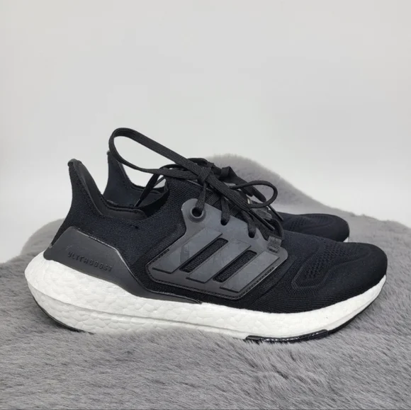 New Adidas Black Ultraboost 22 Running Shoes Women's Size 7